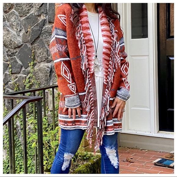 Gorgeous soft knit Aztec Gypsy print fringe jacket - Picture 6 of 11